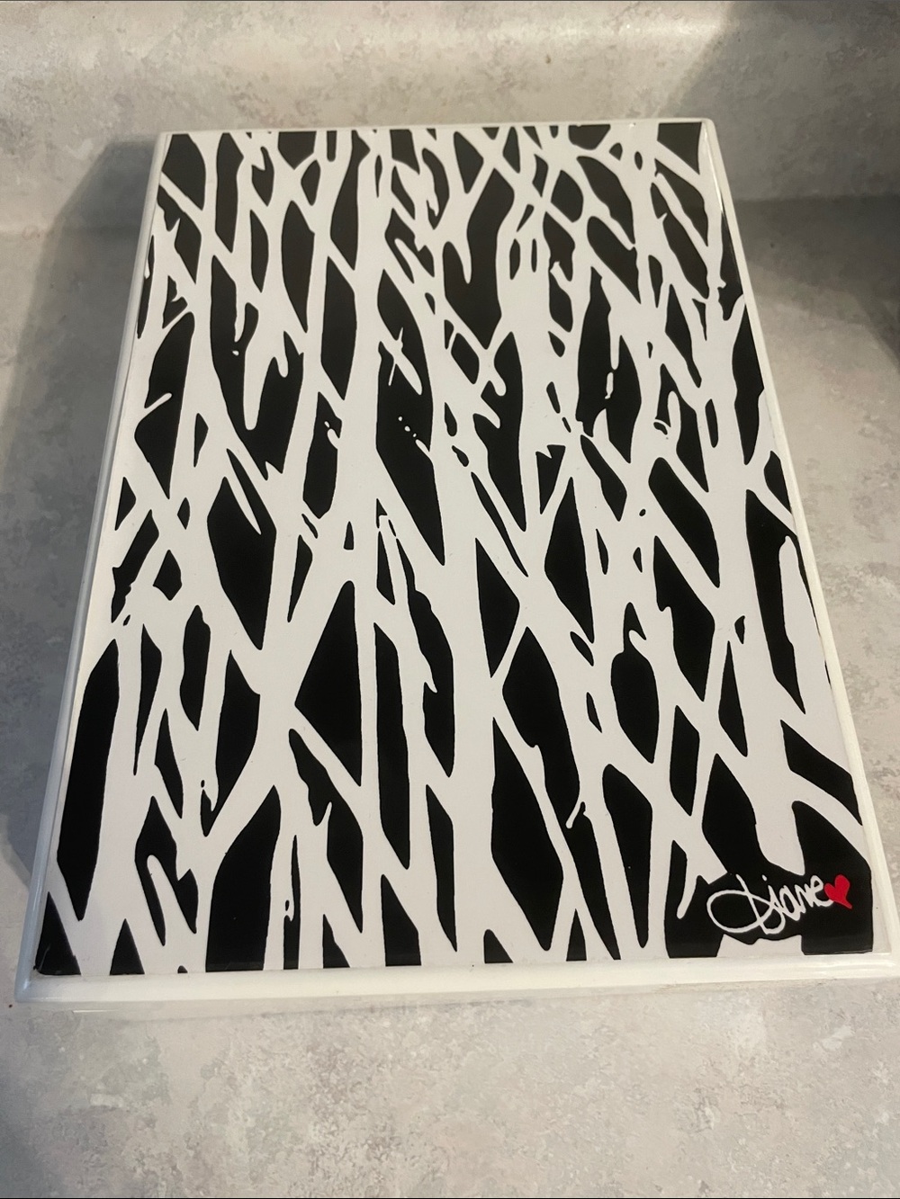Diane Von Furstenberg Signed Black and White Abstract Jewelry Organizer